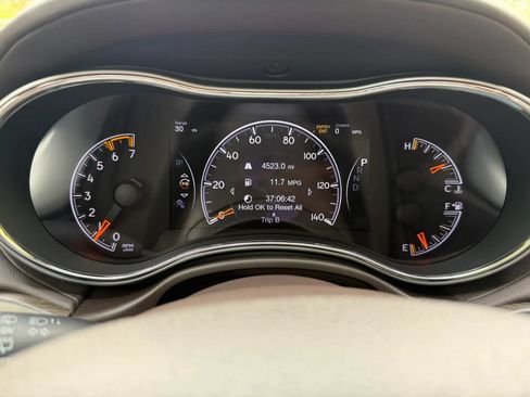 Used 2018 Jeep Grand Cherokee Overland AWD/4WD image 25