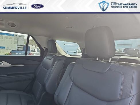New 2026 Ford Explorer Active w/ Active Comfort Package RWD image 17