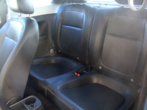 Used 2012 Volkswagen Beetle 2.5 image 11