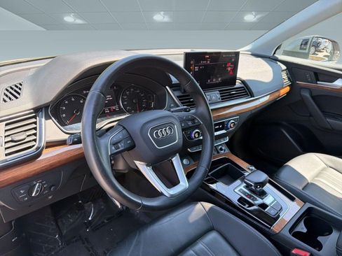 Certified 2023 Audi Q5 2.0T Premium w/ Convenience Package AWD/4WD image 4