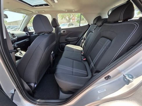 New 2025 Hyundai Venue SEL image 17