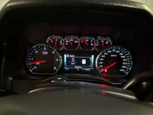 Used 2019 Chevrolet Suburban LT AWD/4WD image 16