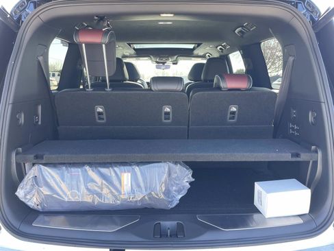 New 2026 INFINITI QX80 Autograph w/ Premium Cargo Package image 4