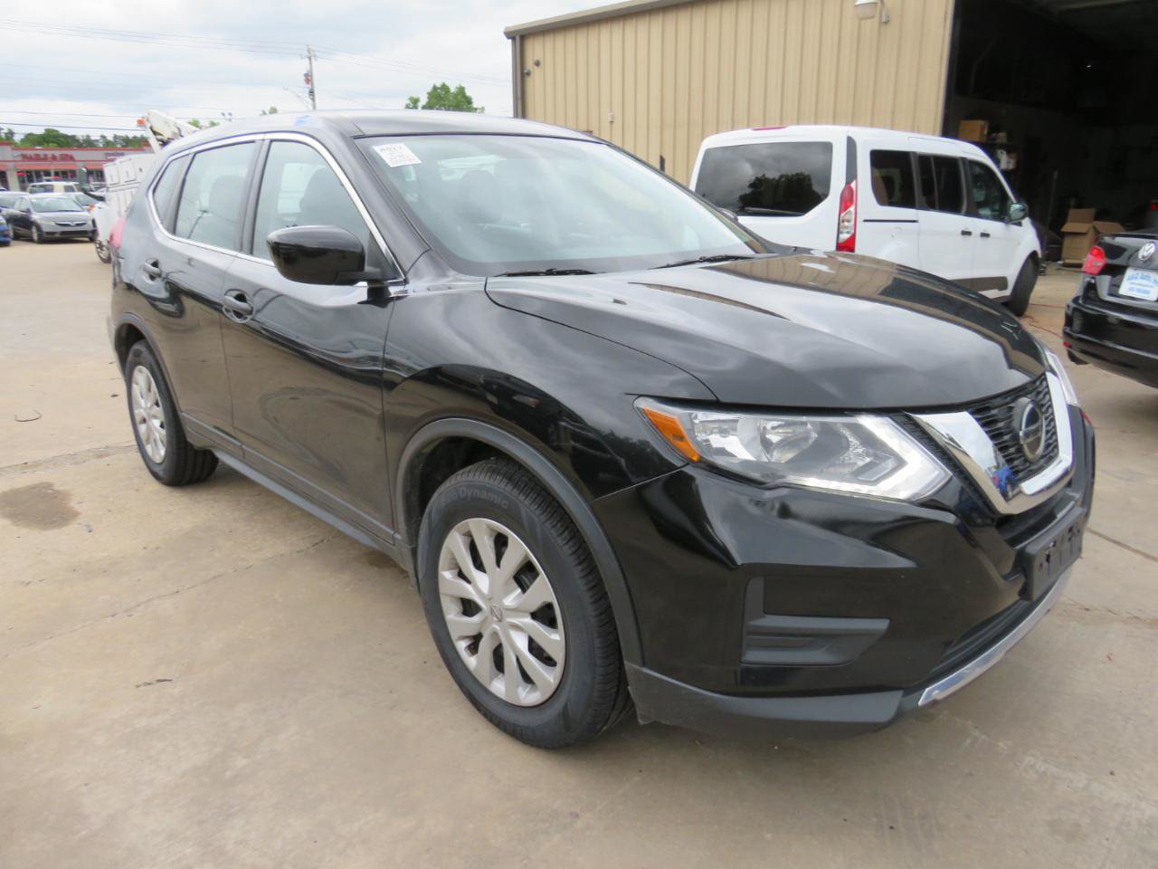 Used 2018 Nissan Rogue S FWD image 3