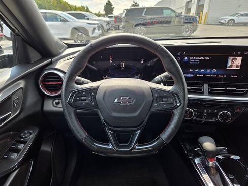 Certified 2024 Chevrolet Trax RS w/ Sunroof Package FWD image 15