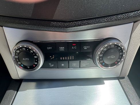 Used 2011 Mercedes-Benz C 300 Sedan image 37