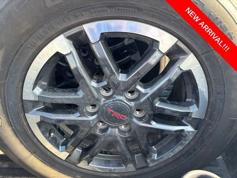Used 2024 Toyota Tacoma TRD Sport AWD/4WD image 6
