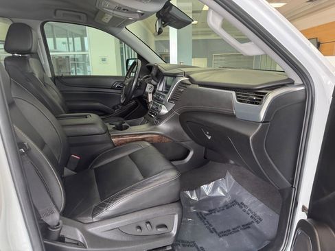 Used 2020 Chevrolet Suburban LT image 30