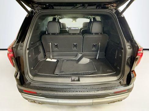 New 2026 Chevrolet Traverse LT w/ Sun and Wheel Package image 15