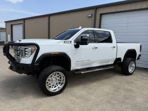 Used 2021 GMC Sierra 2500 Denali w/ Denali Ultimate Package AWD/4WD image 4