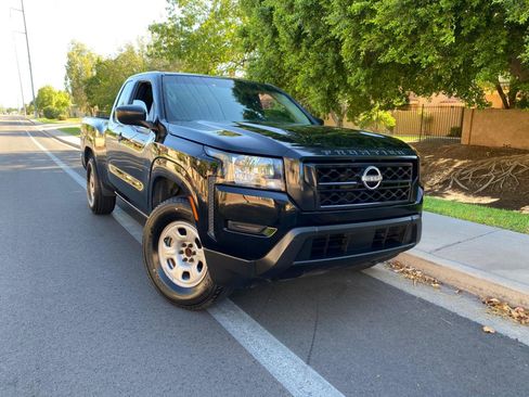 Used 2022 Nissan Frontier S RWD image 2