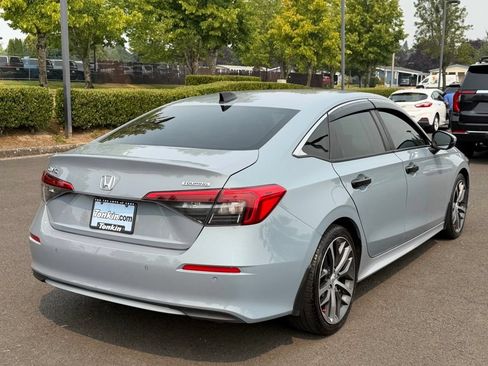 Used 2022 Honda Civic Touring image 8