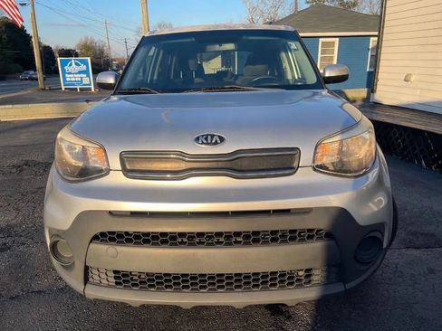 Used 2017 Kia Soul w/ Convenience Package image 2