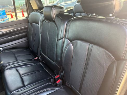 Used 2024 Jeep Wagoneer Series II w/ Flexible Seating Group AWD/4WD image 18