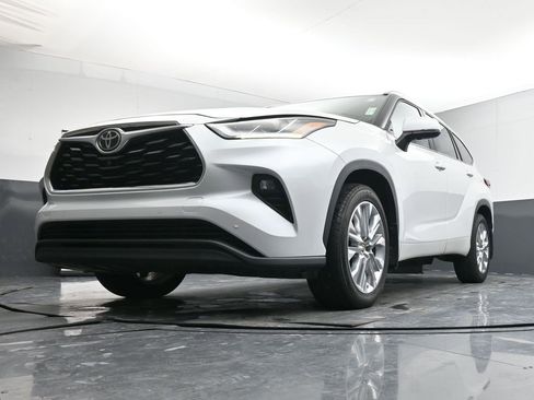 Used 2022 Toyota Highlander Limited image 40