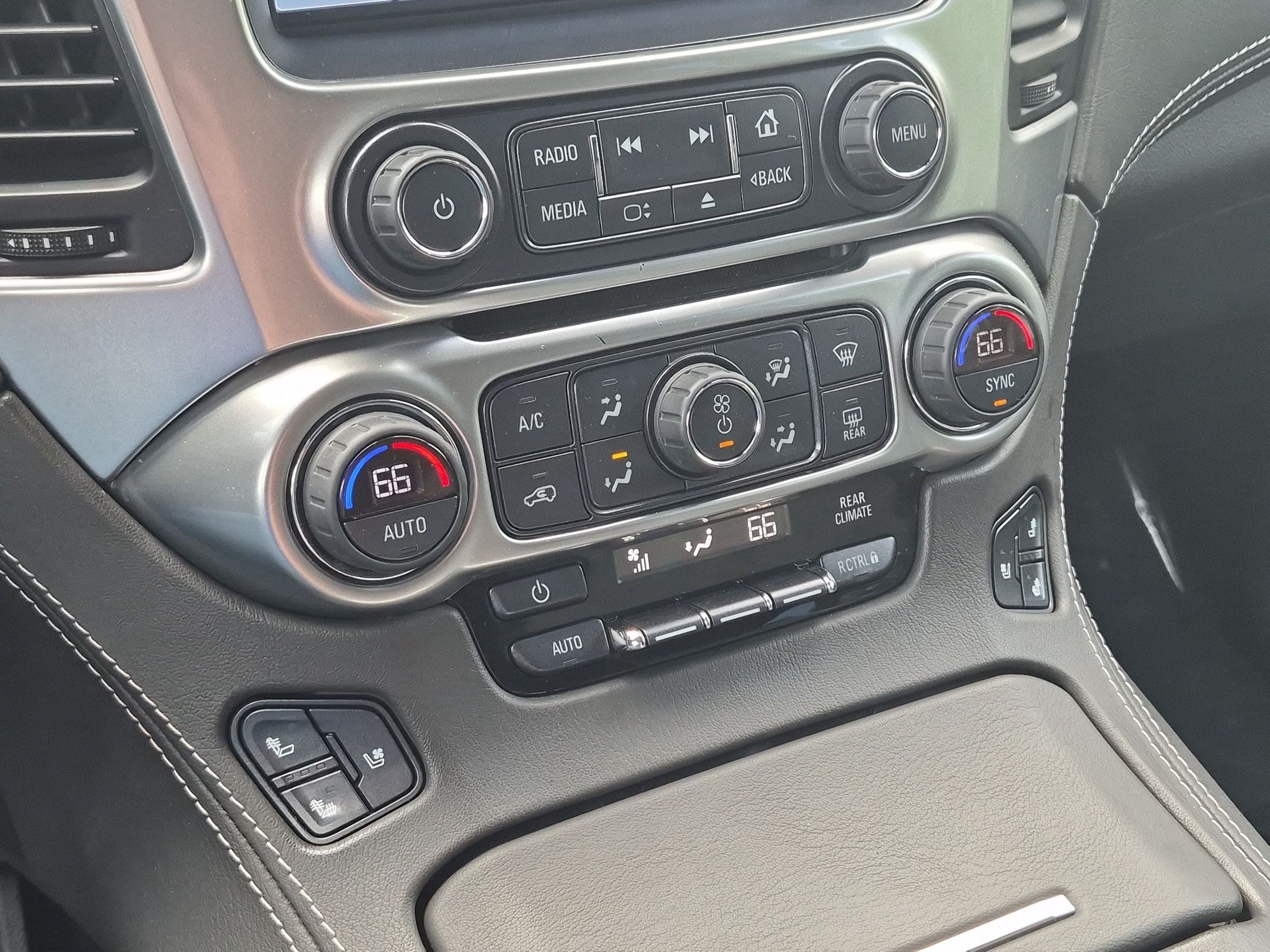 Used 2020 Chevrolet Tahoe Premier AWD/4WD image 21