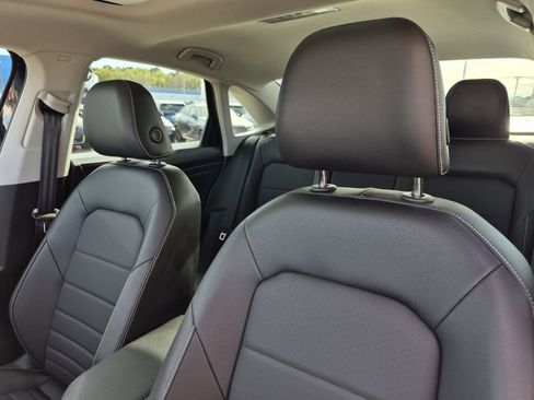 Used 2024 Volkswagen Jetta SE w/ Panoramic Sunroof Package image 23