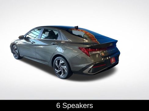Used 2025 Hyundai Elantra SEL FWD image 4
