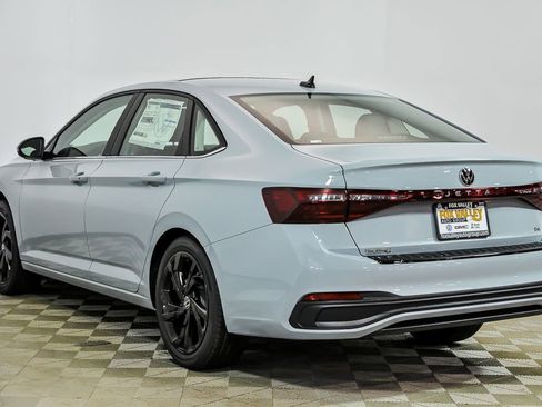 New 2026 Volkswagen Jetta SE image 4