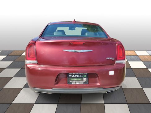 Used 2019 Chrysler 300 S image 5