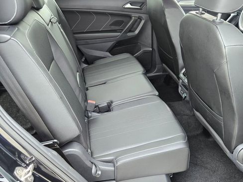 Certified 2023 Volkswagen Tiguan SE FWD image 15