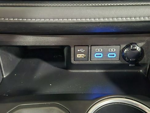 Used 2022 Toyota Highlander XLE FWD image 39
