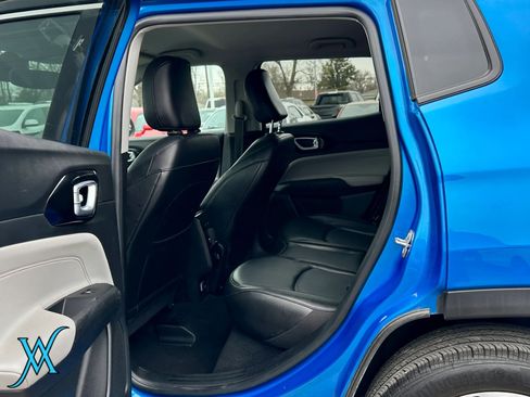 Used 2022 Jeep Compass Limited AWD/4WD image 20