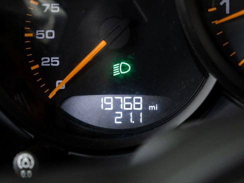 Used 2021 Porsche 718 Cayman GT4 image 10