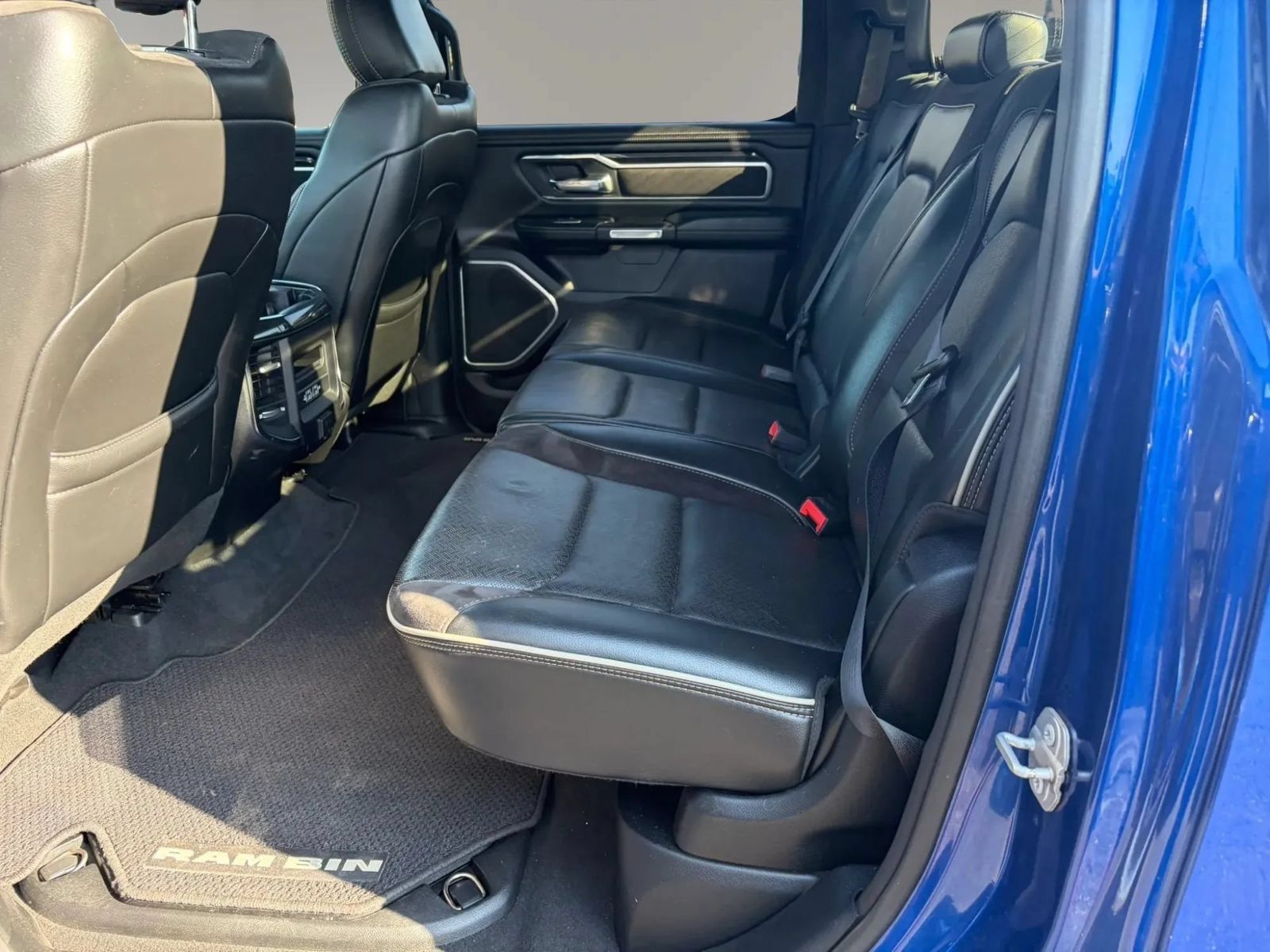 Used 2019 RAM 1500 Laramie w/ Sport Appearance Package AWD/4WD image 29
