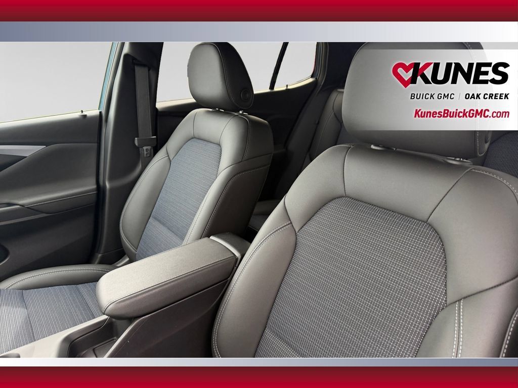 Used 2025 Buick Envista Sport Touring w/ Convenience I Package FWD image 22