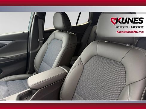 Used 2025 Buick Envista Preferred w/ Convenience I Package FWD image 22