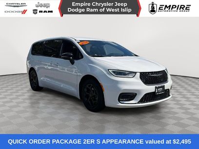 Used 2024 Chrysler Pacifica Limited