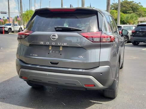 Used 2023 Nissan Rogue SV FWD image 4