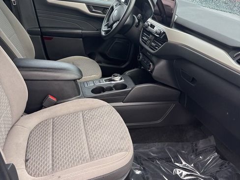 Used 2022 Ford Escape SE FWD image 3