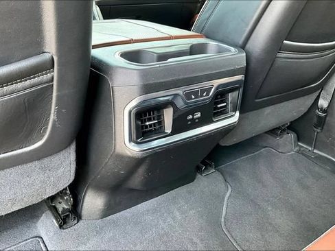 Used 2024 GMC Sierra 2500 Denali Ultimate AWD/4WD image 11