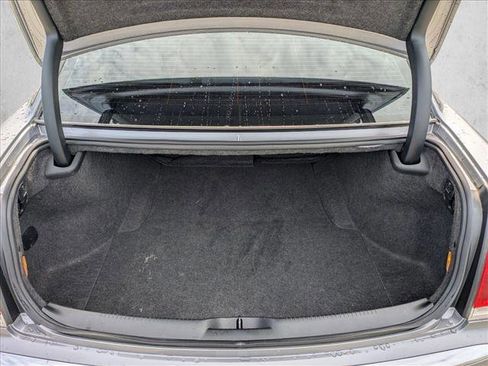 Used 2017 Chrysler 300 Limited image 6