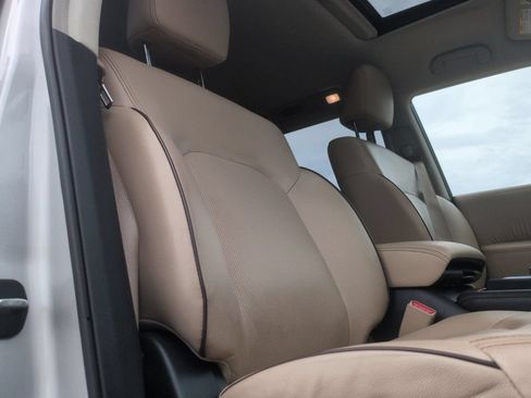 Used 2022 Nissan Armada SL w/ Captain's Chairs Package AWD/4WD image 32
