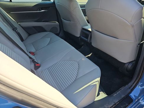 Used 2023 Toyota Camry SE image 11