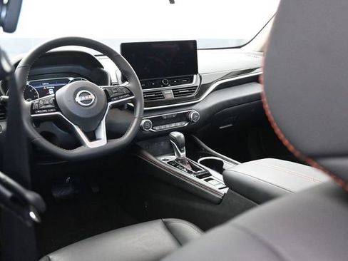 Used 2025 Nissan Altima 2.5 SR w/ SR Premium Package AWD/4WD image 20