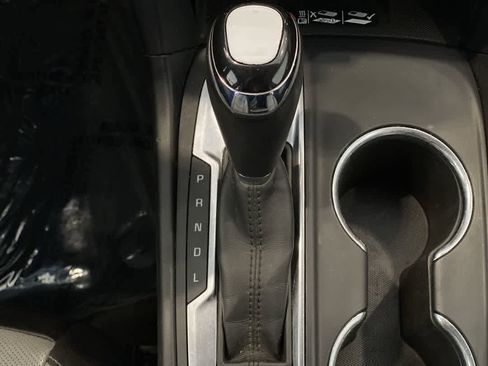 Used 2018 Chevrolet Equinox Premier image 23