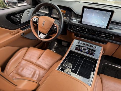 Used 2023 Lincoln Aviator Black Label w/ Class IV Trailer Tow Package image 41