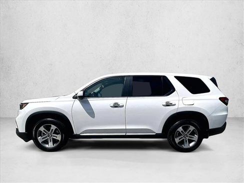 Used 2025 Honda Pilot EX-L image 6