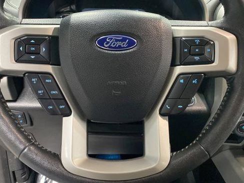 Used 2019 Ford F150 Lariat w/ Equipment Group 502A Luxury AWD/4WD image 17