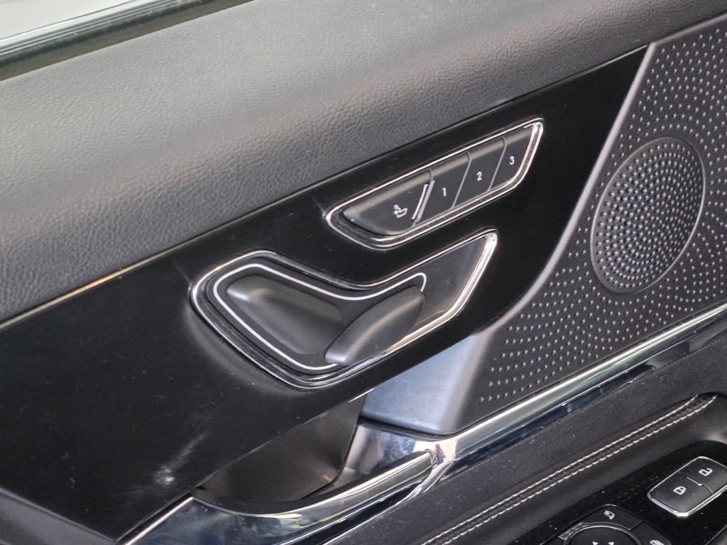 Used 2023 Lincoln Corsair AWD image 23