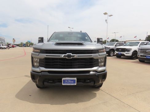 Used 2024 Chevrolet Silverado 2500 Custom w/ Custom Value Package AWD/4WD image 5