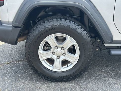 Used 2020 Jeep Wrangler Sport AWD/4WD image 17