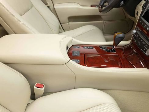 Used 2012 Lexus LS 460 w/ Luxury Value Edition RWD image 18