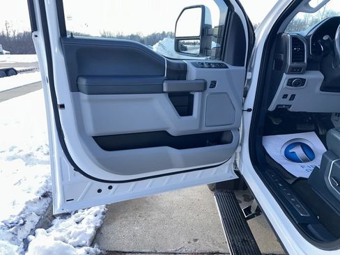 Used 2022 Ford F250 Limited image 14