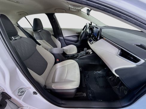 Used 2022 Toyota Corolla LE image 28