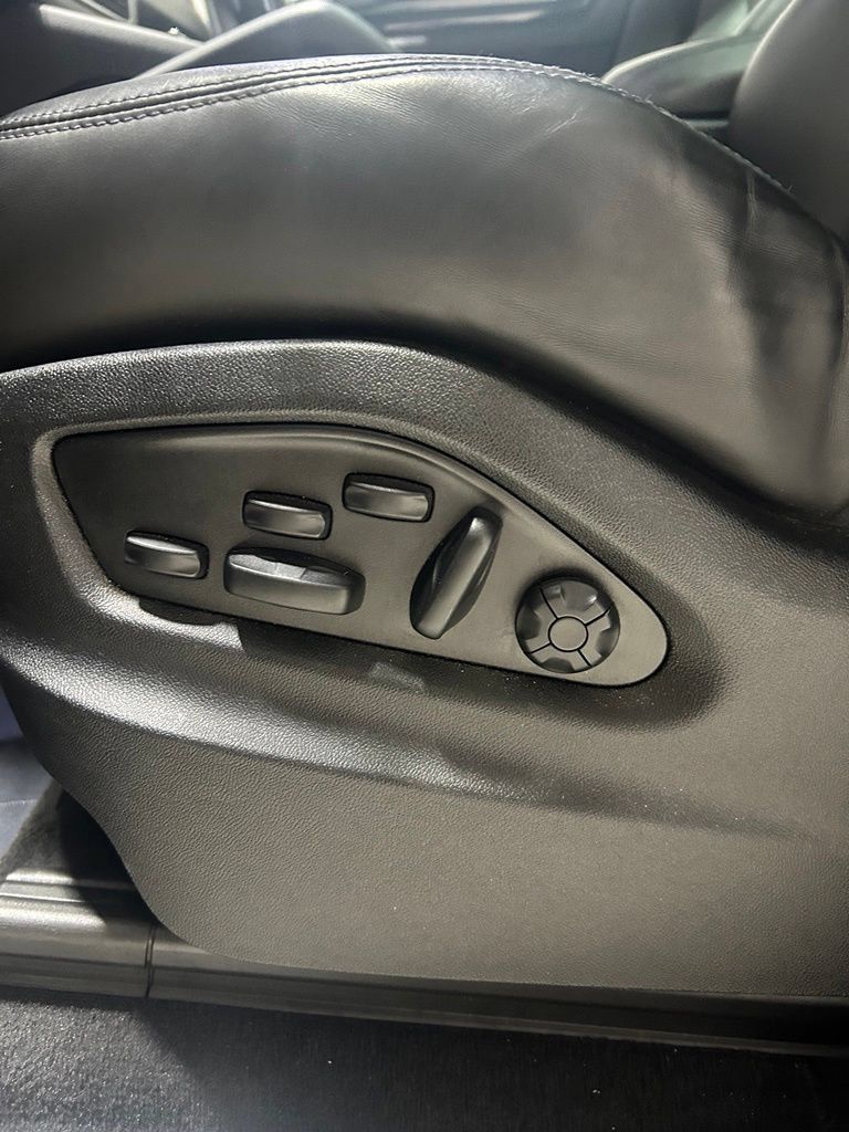 Used 2022 Porsche Cayenne Coupe AWD/4WD image 14